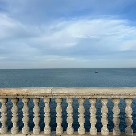 בית אירוח Premium En Plaza Mina Minimalismo Y Confort A Pasos Del Mar קדיז